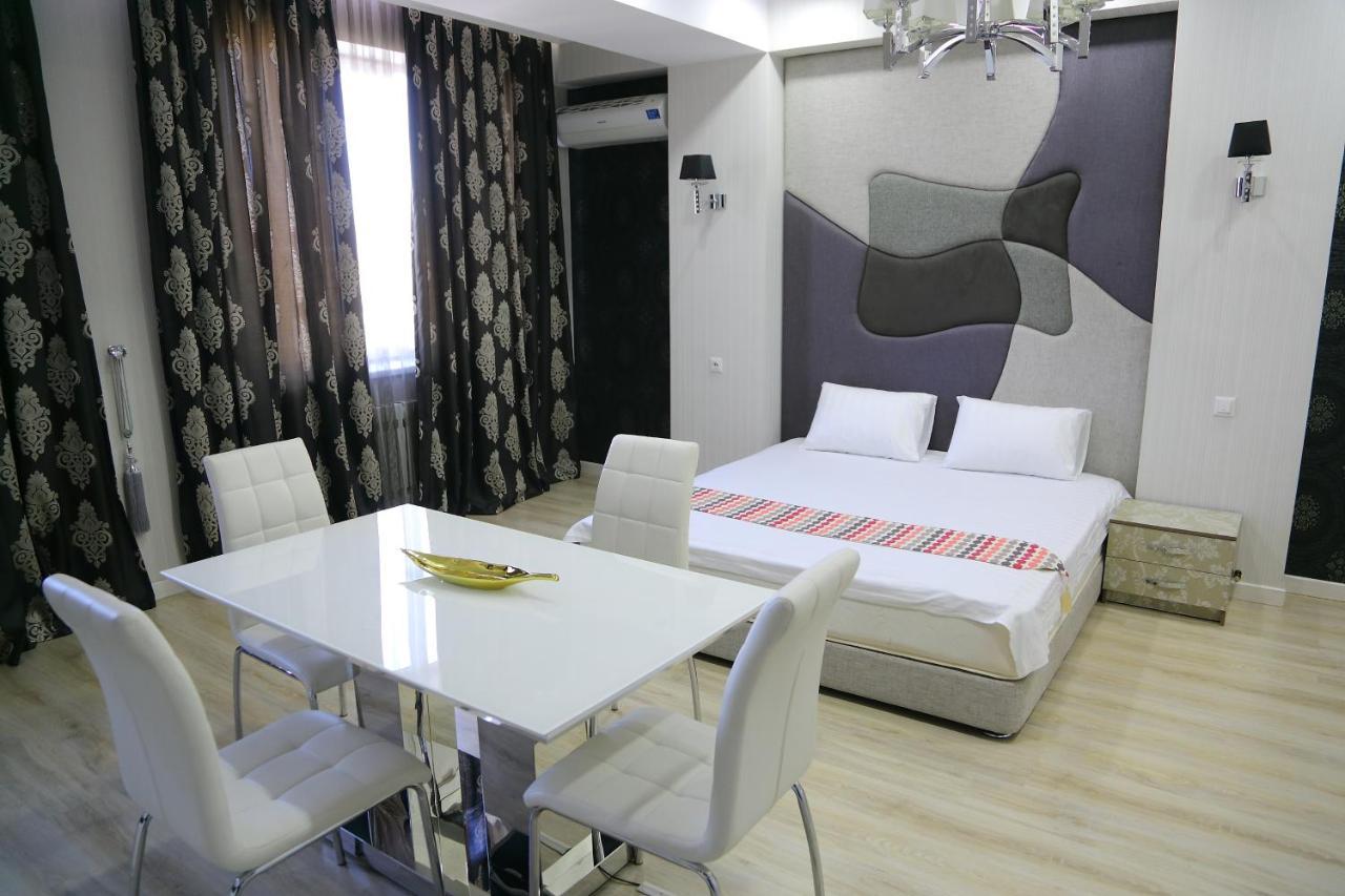Promenade Boutique Apartment Bishkek Exterior photo