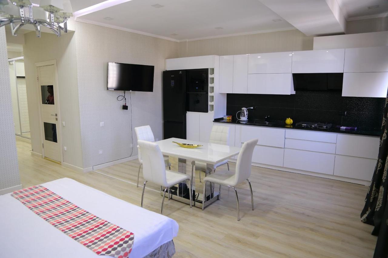 Promenade Boutique Apartment Bishkek Exterior photo